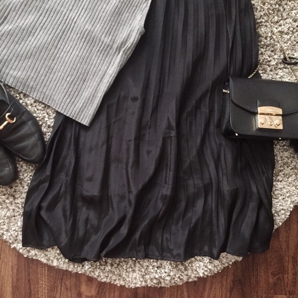 Midi Black Skirt - Picture 3 of 3